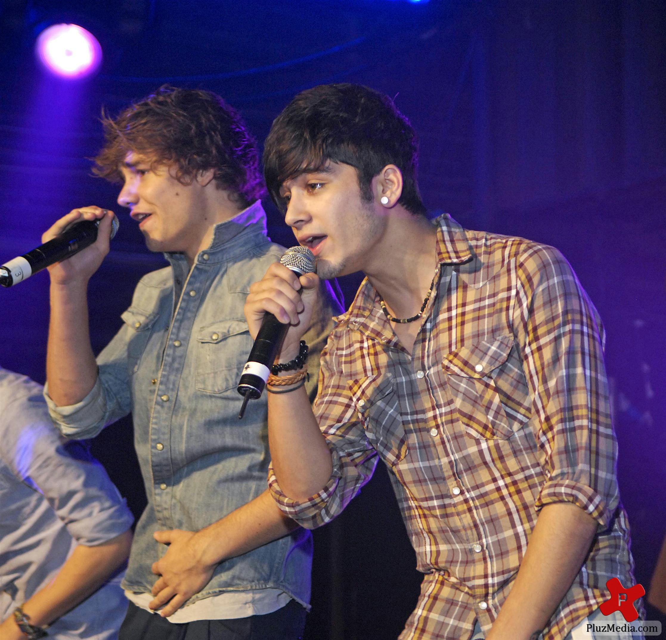 One Direction perform live at G-A-Y nightclub photos | Picture 80792